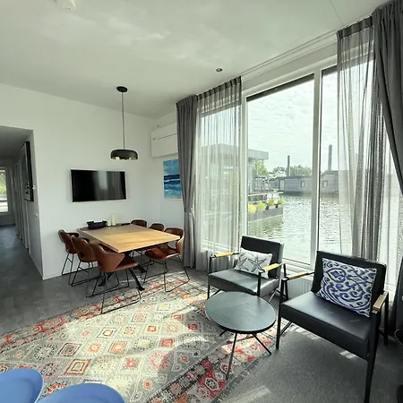 Botel De Maasterp - Watervillage 5 Ophoven