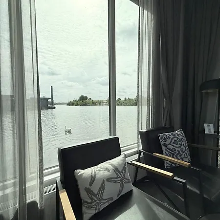 De Maasterp - Watervillage 5 Botel