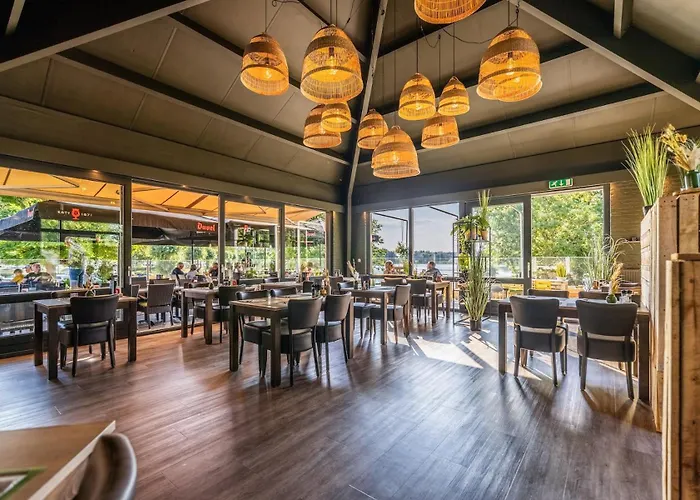 ספינת מלון De Maasterp - Watervillage 5 *